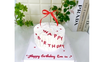 TOP BÁNH KEM TONE ĐỎ DÀNH CHO NỮ – HOT TREND 2025 TẠI KHÓM BAKERY