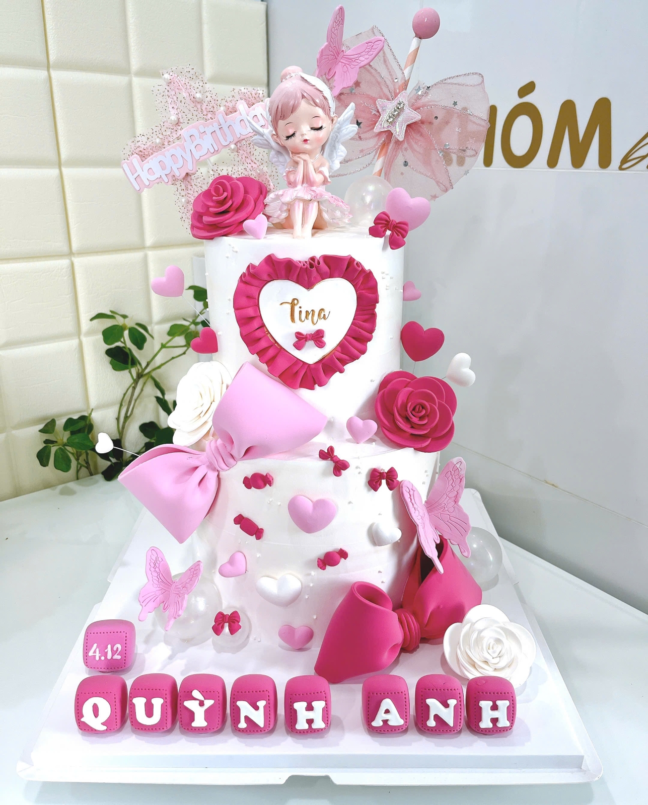 2 Mẫu Bánh 2 Tầng Tone Hồng – Tạo Hình Bột Giấy Nhật Được Yêu Thích Tại Khóm Bakery