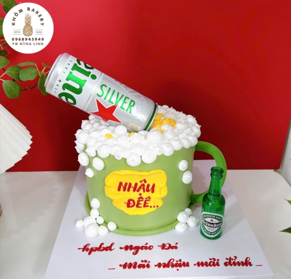 Bánh kem làm theo yêu cầu tạo hình ly bia hot 