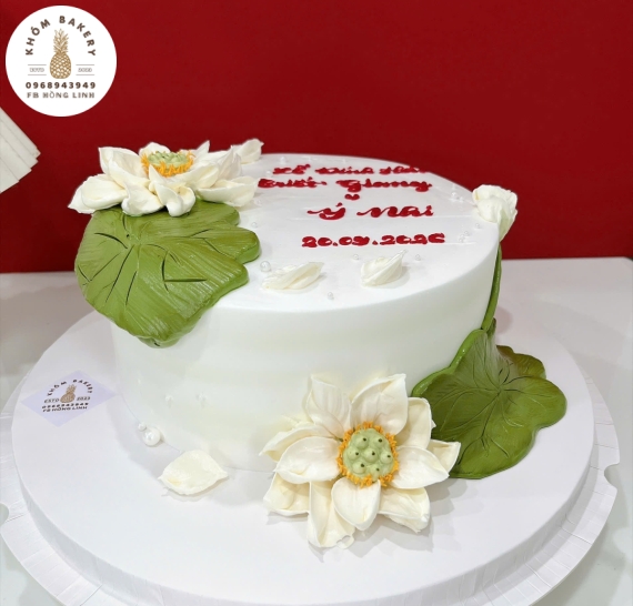 Bánh cưới hoa sen trang nhã
