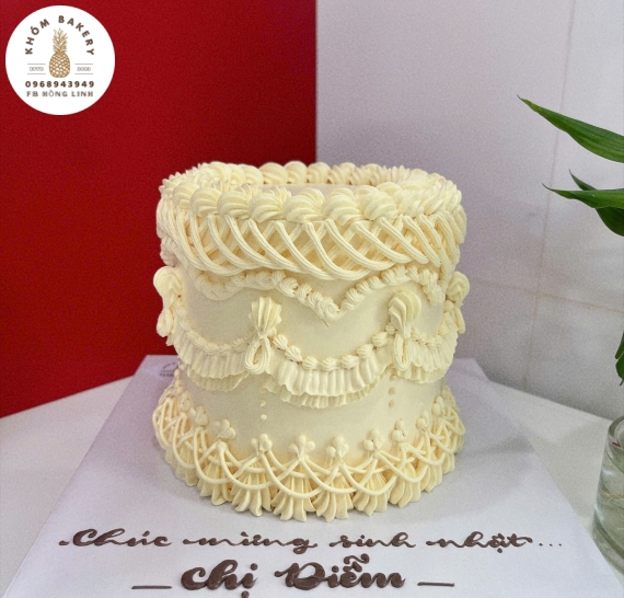 bánh kem cổ điện vintage