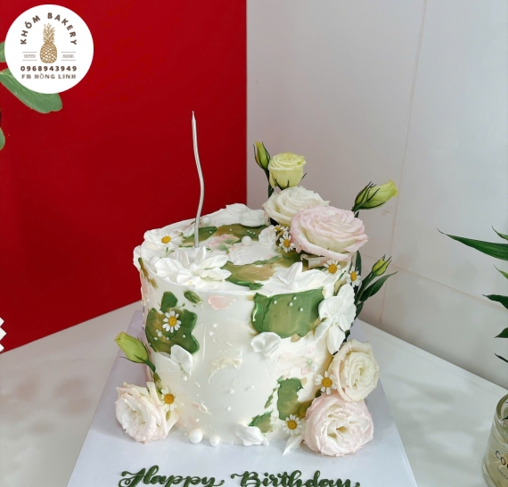 bánh kem hiện đại kết hợp hoa tươi