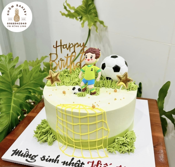 Bánh sinh nhật cho bé trai thích bóng đá -bánh kem ngon tân an,long an