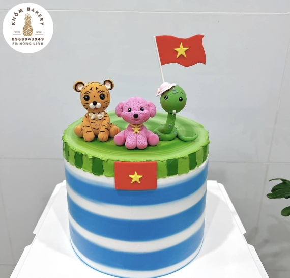 Bánh kem chiếc lá cờ bé yêu tổ quốc