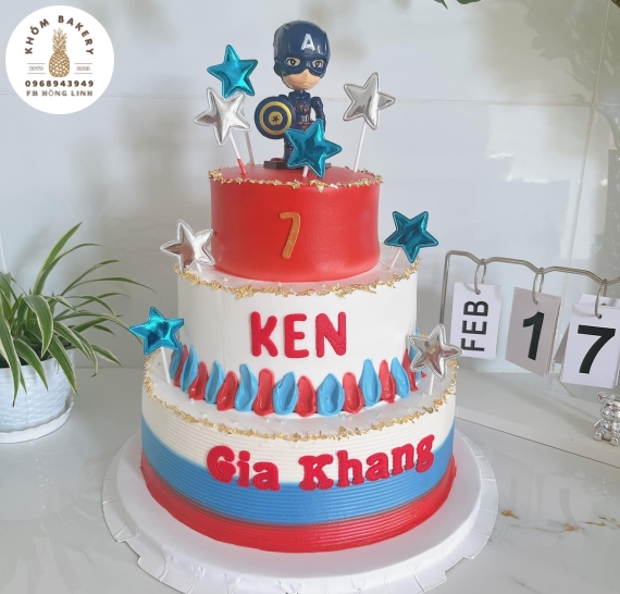 Bánh sinh nhật  2 tầng cho bé trai thích siêu nhân