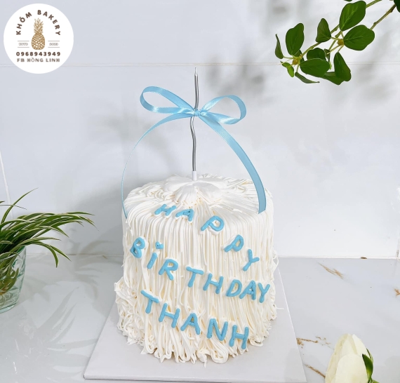 Bánh kem trang trí đơn giản 