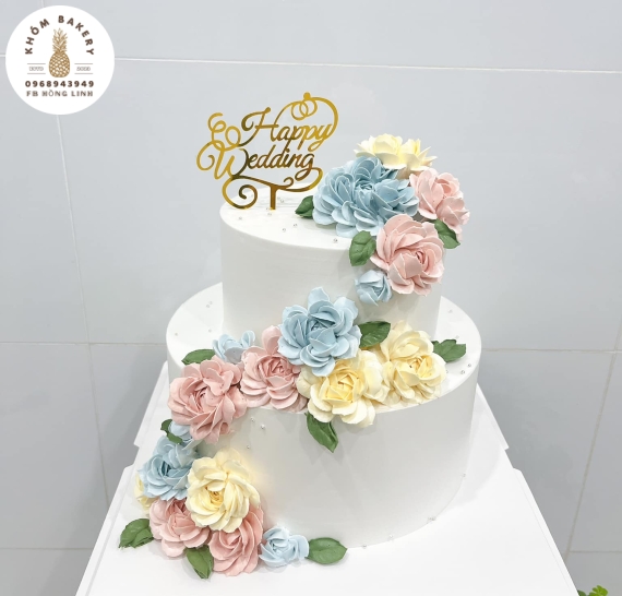 Bánh Kem Cưới Trắng Tinh Khôi 