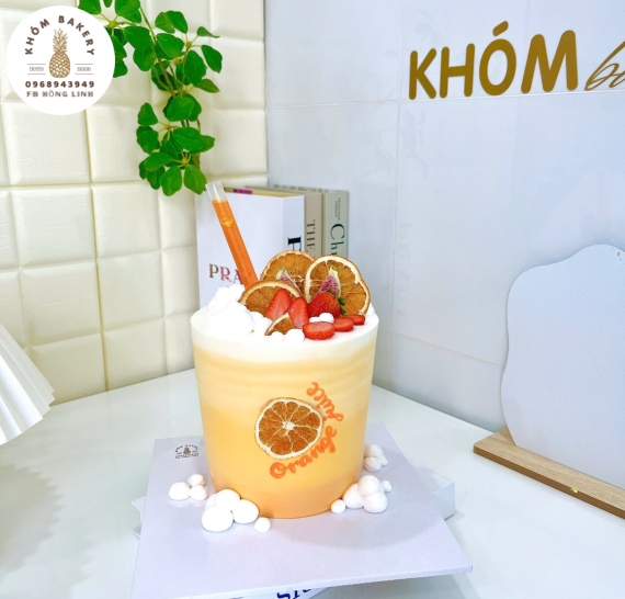 Bánh kem tạo hình ly nước cam