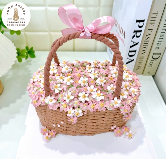Giỏ bánh kem hoa cúc baby tone hồng