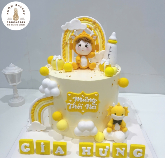 Bánh thôi nôi cho bé tone vàng 