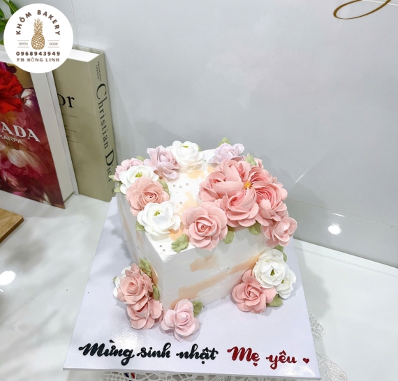 Bánh bắt bông hoa chúc mừng sinh nhật mẹ yêu
