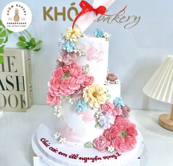 Bánh Kem làm làm theo tiệc hội nghị