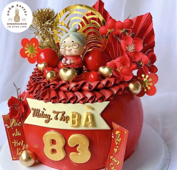 Bánh kem mừng thọ cho bà túi đỏ tài lộc