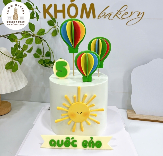 Bánh sinh nhật tạo hình mặt trời mừng bé lên 5 tuổi