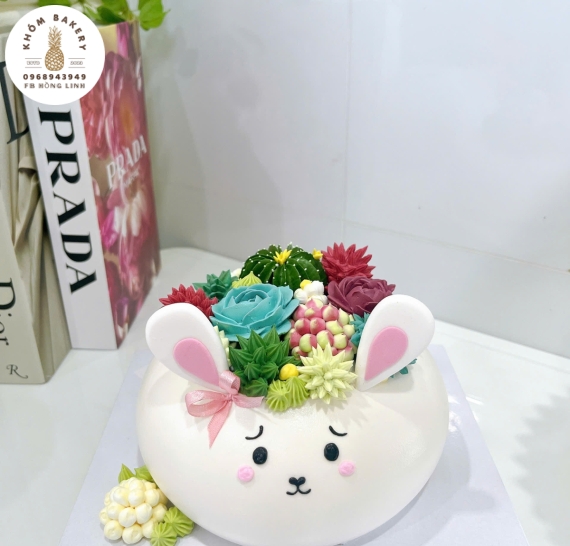 Bánh kem tạo hình tặng bạn thích sen đá