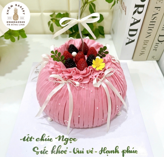 Bánh kem túi tiền trái cây tone hồng tặng nữ