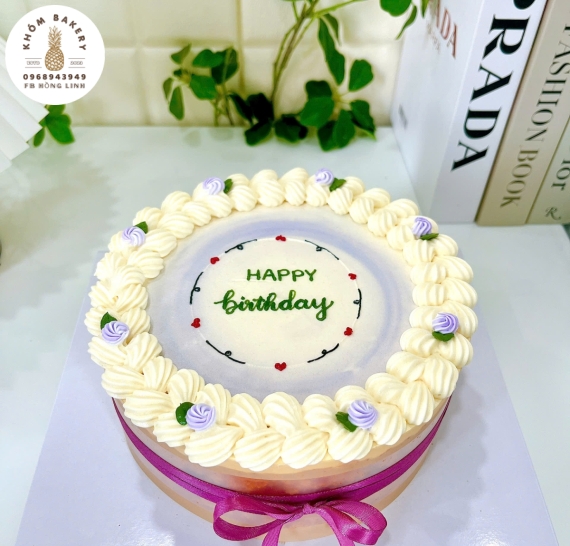 Mẫu bánh bông lan trứng muối trang trí đơn giản