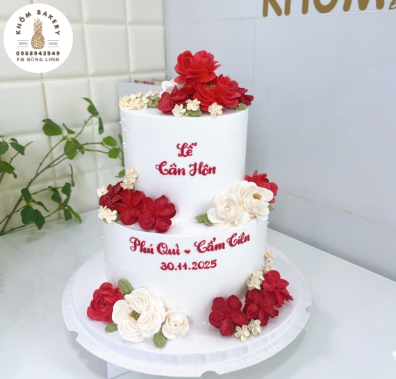 Bánh kem cưới hiện đại năm 2025-Khóm Bakery