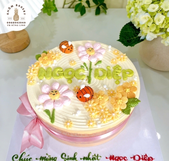 Bông lan trứng muối tạo hình con ông