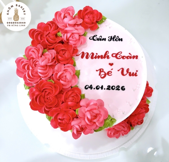 Bánh kem cưới đơn giản tone đỏ hot Long An 