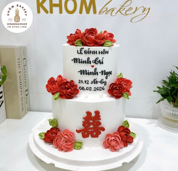 Bánh kem cưới 2 tầng trắng kết hợp tone đỏ