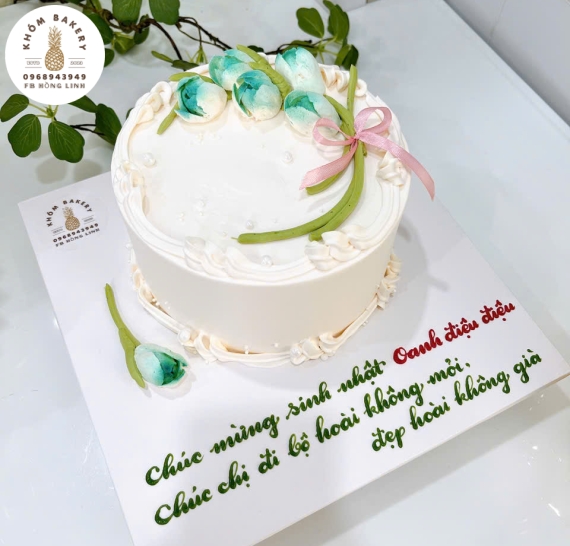 Bánh kem tặng nữ tạo bông hoa hot 