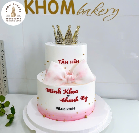Bánh kem cưới 2 tầng phiên bản 8/3