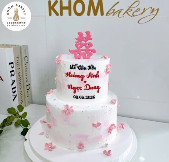 Bánh kem cưới 2 tầng dành cho cô dâu thích sự đáng yêu