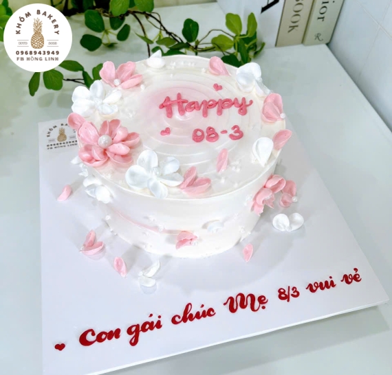 Bánh kem tặng nữ chúc mừng 8/3 mẫu đẹp tại Khóm bakery