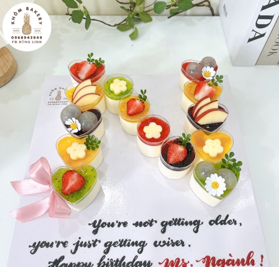 Sét bánh Pannacotta xếp chữ N mừng sinh nhật