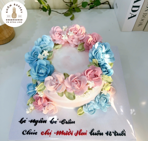 Bánh kem bắt hoa đẹp hot tại Khóm 
