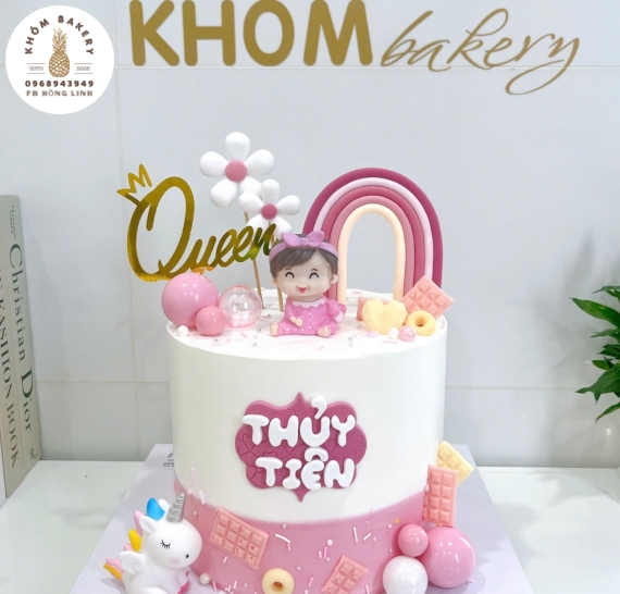Bánh đầy tháng dành cho bé gái tone hồng 