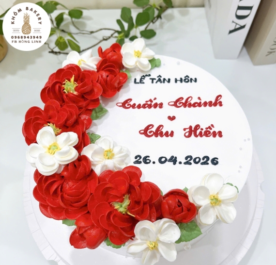 Mẫu bánh kem tone đỏ 1 tầng truyền thống