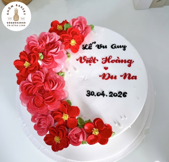 Mẫu bánh kem tone đỏ 1 tầng truyền thống tone đỏ 