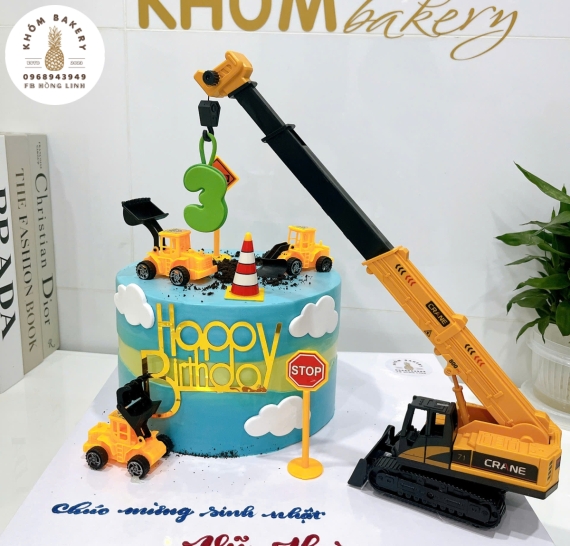 Bánh kem dành tặng cho bé trai yêu thích xe công trình 