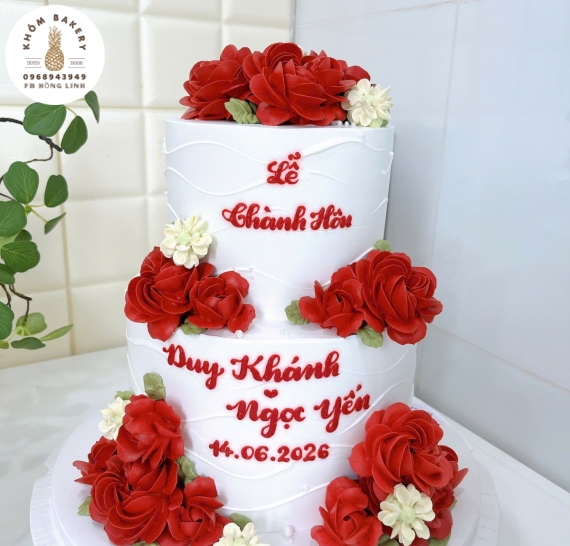 Mẫu bánh kem cưới đẹp cao cấp 2 tầng tone đỏ 