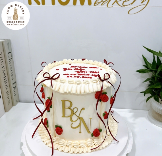 Mẫu bánh kem cưới mẫu mới hot 