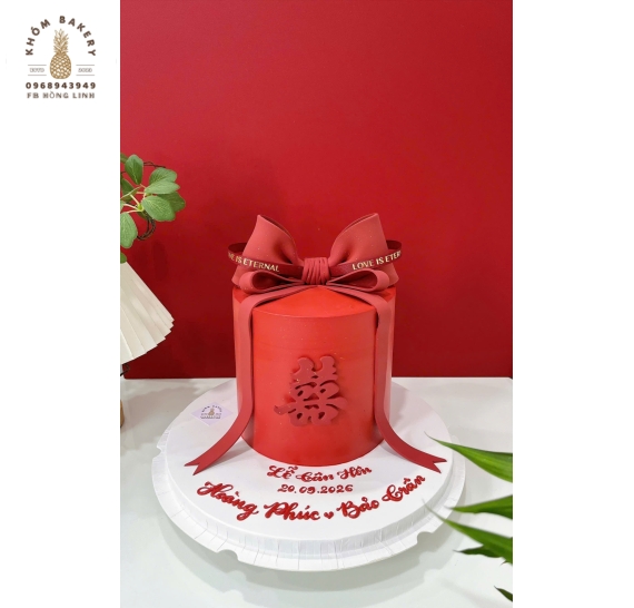 Bánh kem cưới tone đỏ kết hợp nơ sang trọng
