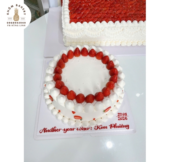 bánh sinh nhật công ty kết hợp dâu tây