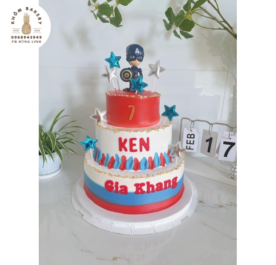 Bánh sinh nhật  2 tầng cho bé trai thích siêu nhân