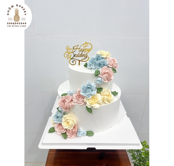 Bánh Kem Cưới Trắng Tinh Khôi 