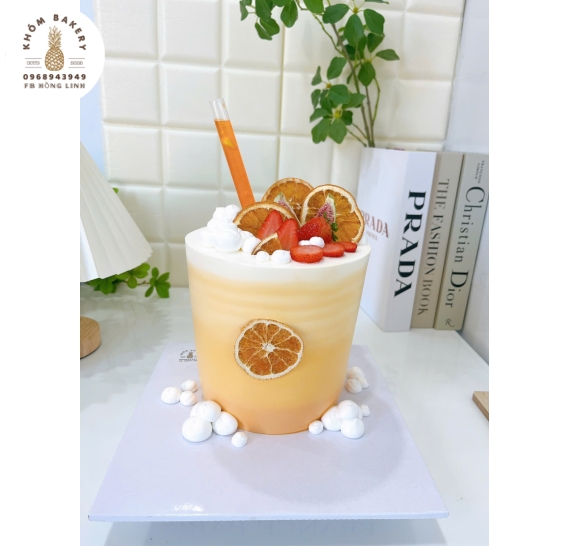 Bánh kem tạo hình ly nước cam