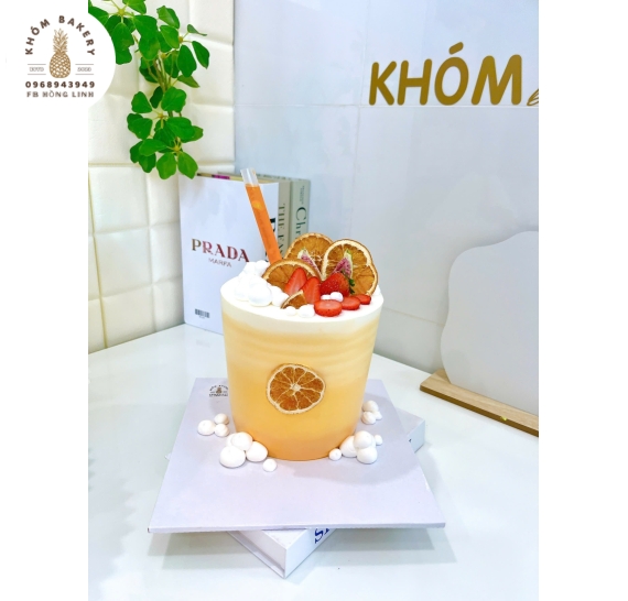 Bánh kem tạo hình ly nước cam