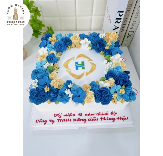 Bánh kem kỷ niệm hình vuông mừng thành lập công ty