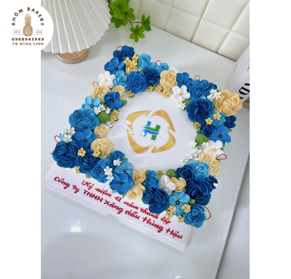 Bánh kem kỷ niệm hình vuông mừng thành lập công ty
