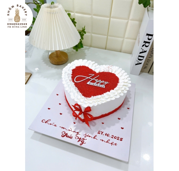 Bánh kem dành cho nữ trái tim tone đỏ 