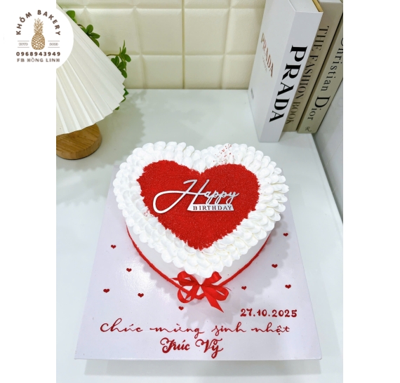 Bánh kem dành cho nữ trái tim tone đỏ 