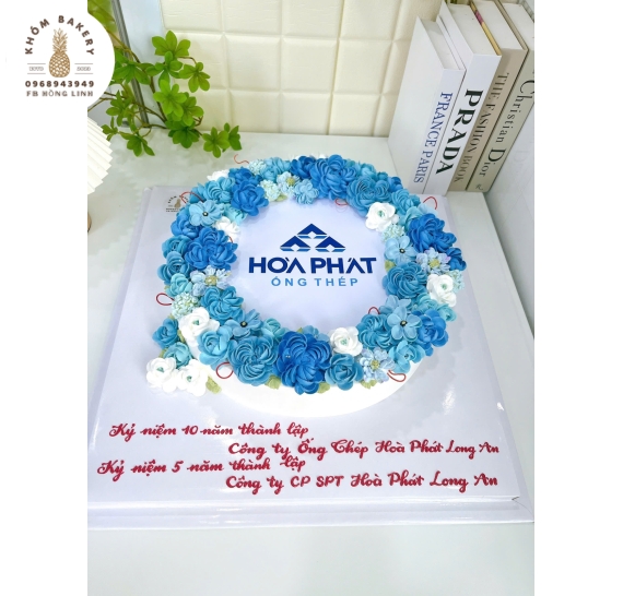 Bánh kem kỷ niệm hình  tròn logo công ty
