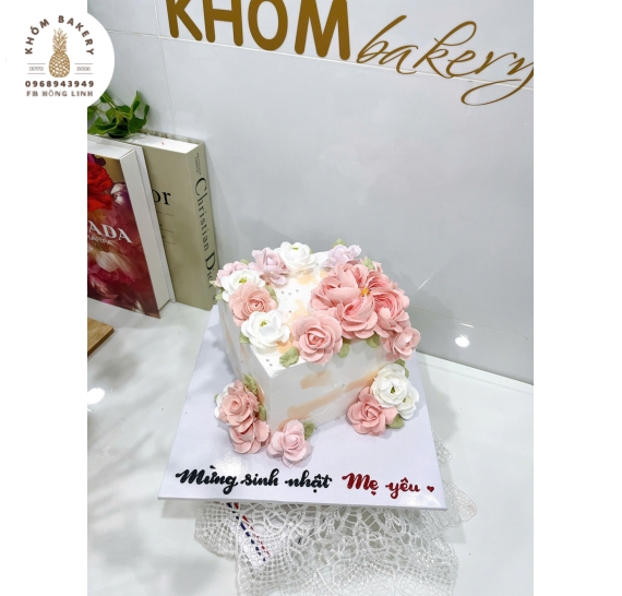 Bánh bắt bông hoa chúc mừng sinh nhật mẹ yêu
