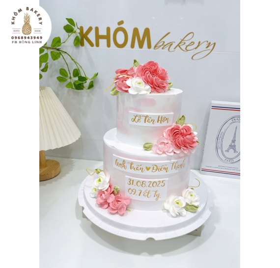 Bánh Kem Cưới làm theo yêu cầu tone hồng tại Tân An Long An